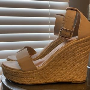 Nude wedges